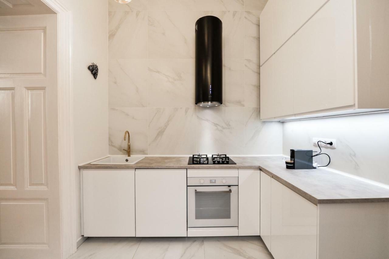Dali Wenceslas Square Apartment Прага Экстерьер фото
