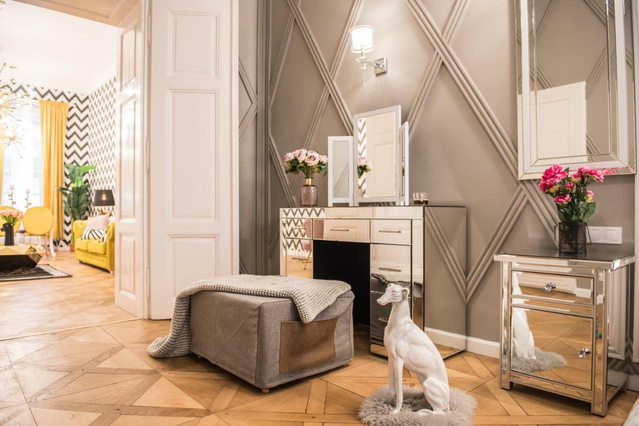 Dali Wenceslas Square Apartment Прага Экстерьер фото