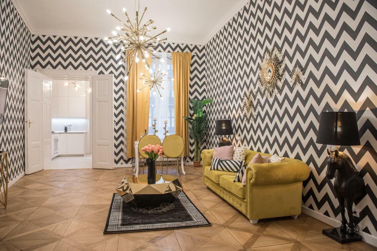 Dali Wenceslas Square Apartment Прага Экстерьер фото