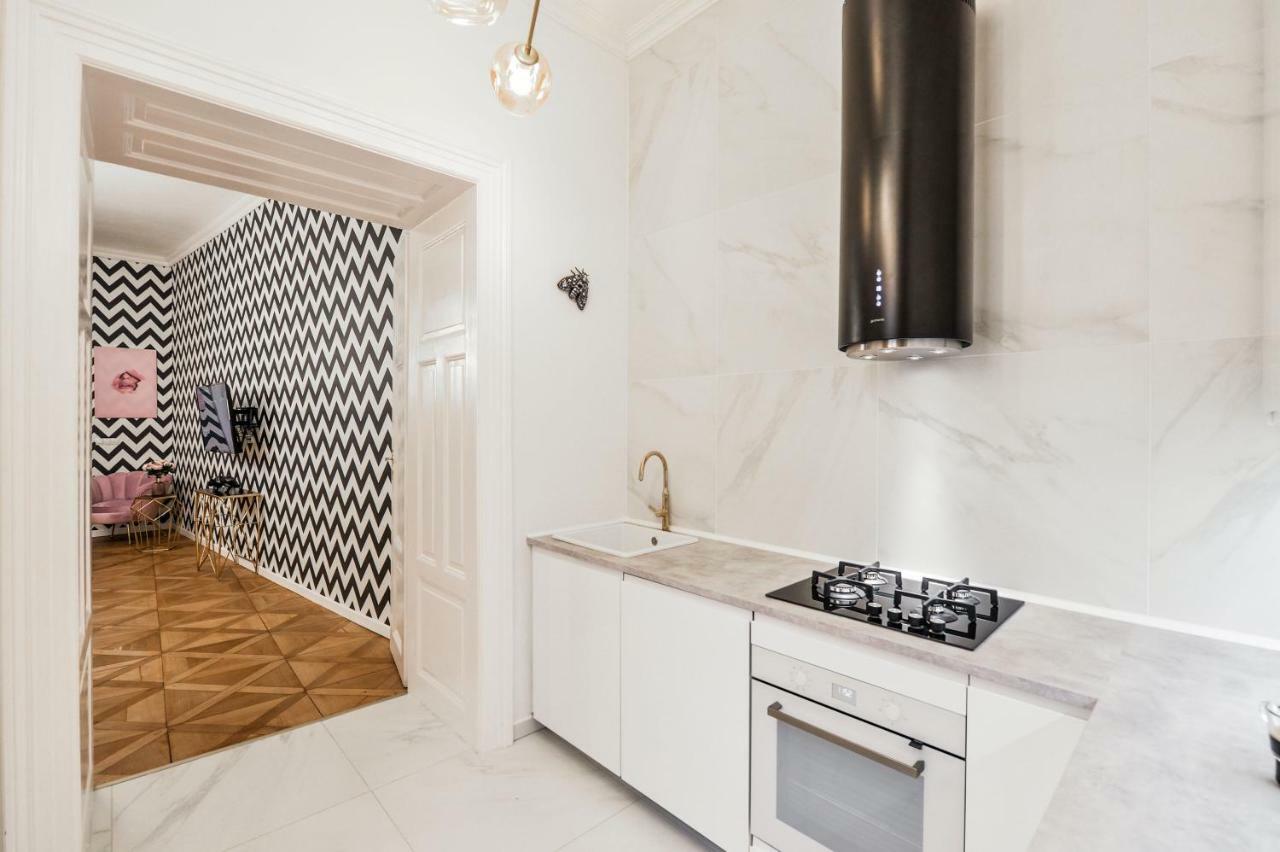 Dali Wenceslas Square Apartment Прага Экстерьер фото